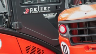 Pelzer-Stapler-Auslieferung